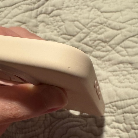 Apple iPhone 15 Pro Silicone case Light Pink - Picture 8 of 8